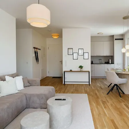 Luxurioeses 2-zimmer-apt Im Scandi-coastal-stil I Toplage I Familienfreundlich I Balkon I Kueche I Netflix I Kostenloser Parkplatz I 65 M2 Appartement *