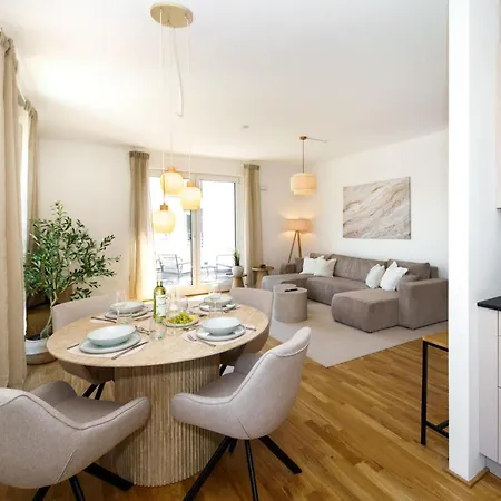 Luxurioeses 2-zimmer-apt Im Scandi-coastal-stil I Toplage I Familienfreundlich I Balkon I Kueche I Netflix I Kostenloser Parkplatz I 65 M2 Appartement Eltville am Rhein