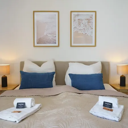 Luxurioeses 2-zimmer-apt Im Scandi-coastal-stil I Toplage I Familienfreundlich I Balkon I Kueche I Netflix I Kostenloser Parkplatz I 65 M2 Appartement *