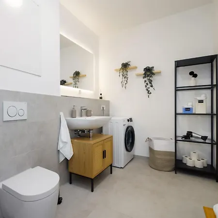 Apartman Luxurioeses 2-zimmer-apt Im Scandi-coastal-stil I Toplage I Familienfreundlich I Balkon I Kueche I Netflix I Kostenloser Parkplatz I 65 M2 *